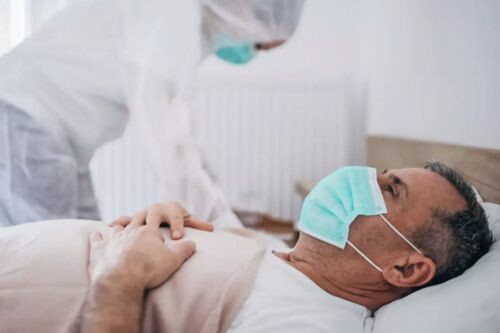 پرستار بیمار کرونایی در منزل